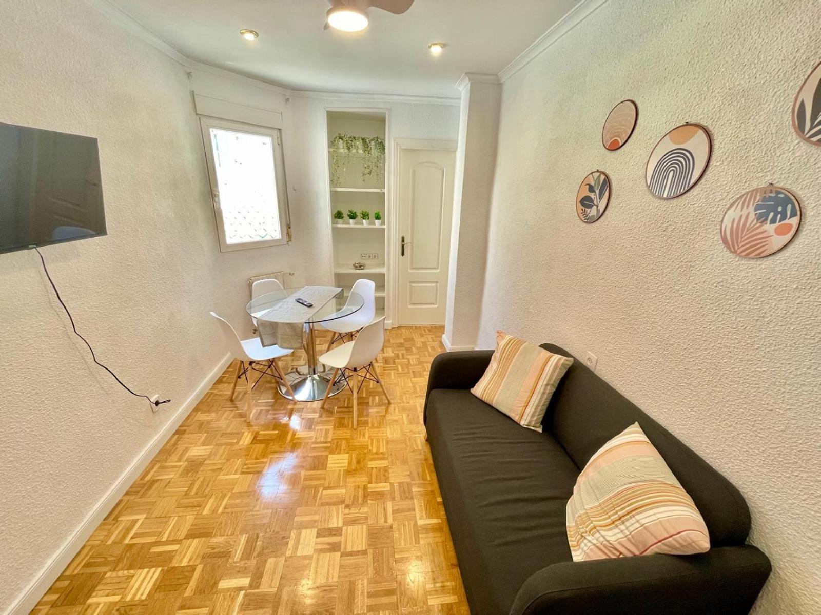 Acogedor Apartamento En Tetuan Madrid Luaran gambar